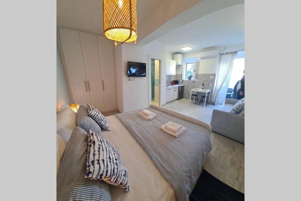 Studio Apartment Marella Vis Eksteriør billede
